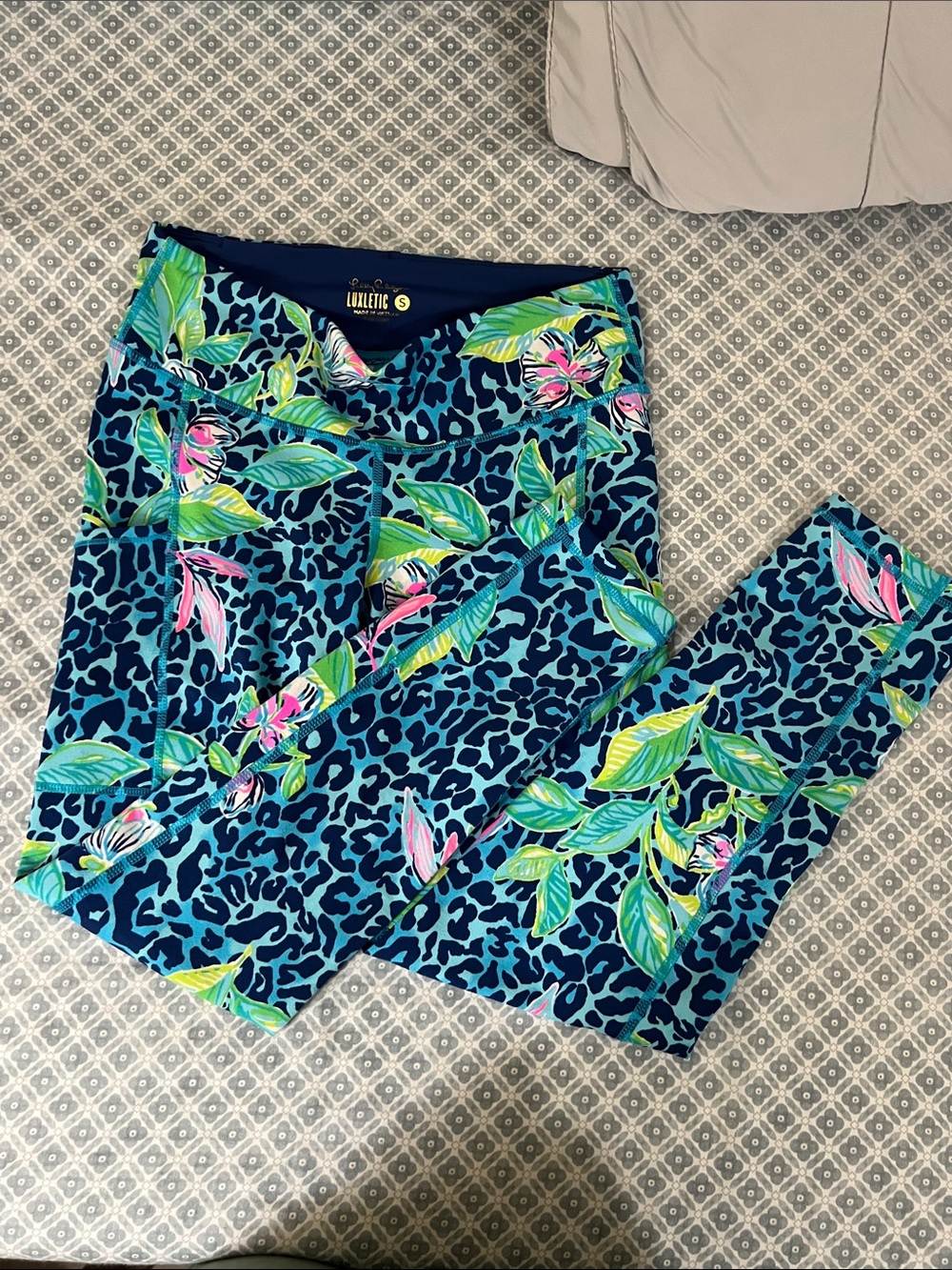 Lilly Pulitzer Bottoms Navy with Teal and Aqua Print